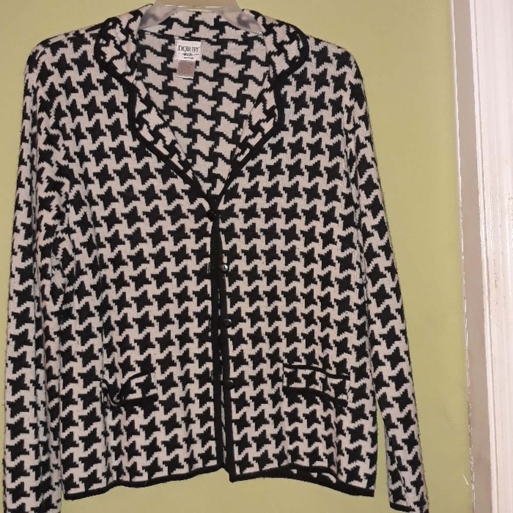 Beautiful Houndstooth Sweater  Jacket
